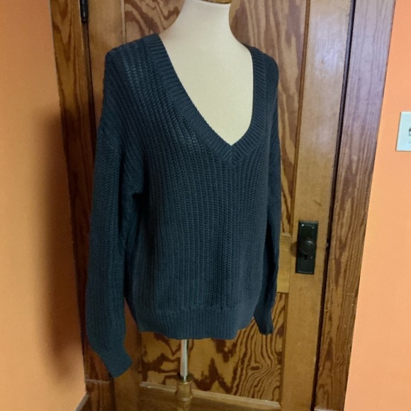 VS Pink V neck  Beachy Oversized Sweater - Picture 10 of 12